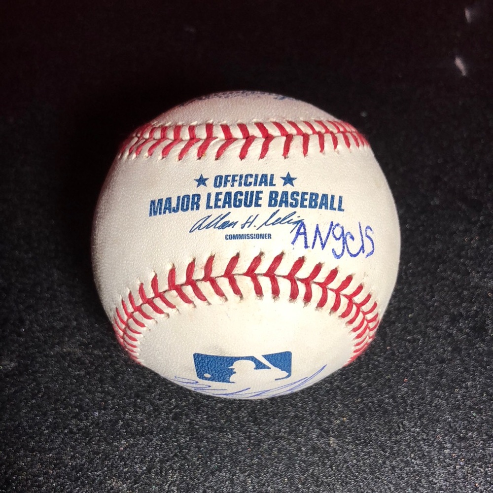 MLB BASEBALL WITH 3 SIGNATURES